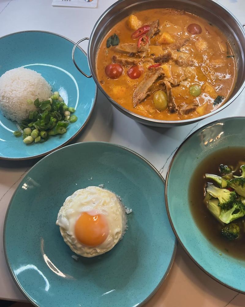 Duck red curry with mixed veg and jasmine rice